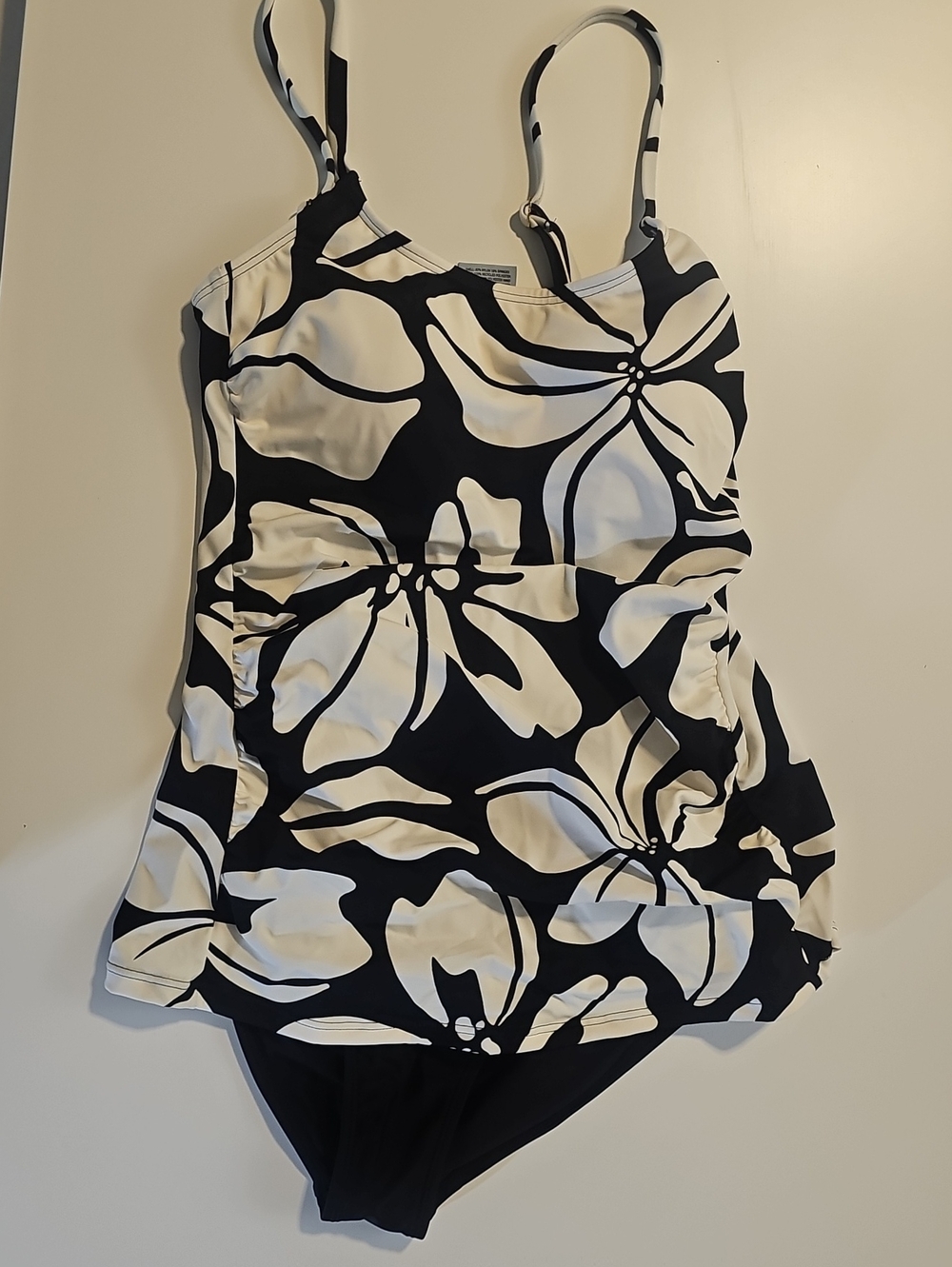 Shade & Shore Womens S Black and Cream Floral Tankini Swim Set with Black Briefs